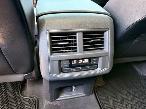 Used 2019 Volkswagen Atlas SE FWD image 25