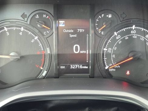 Used 2024 Toyota 4Runner SR5 Premium w/ Moonroof Package RWD image 25