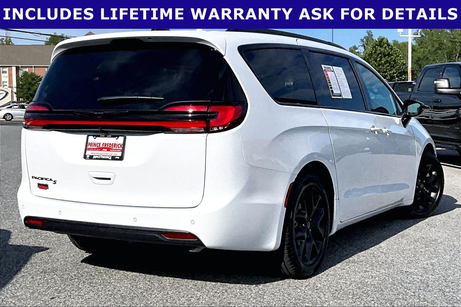 Used 2026 Chrysler Pacifica Select w/ S Appearance Package FWD image 10