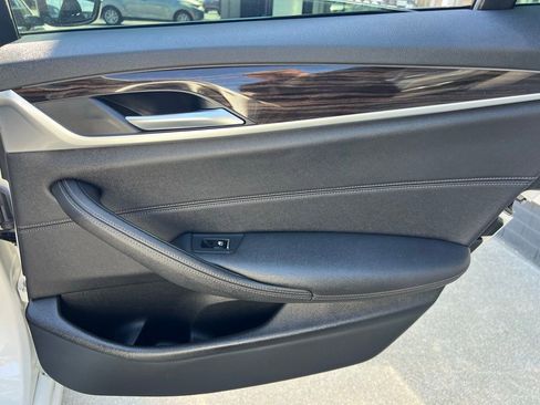 Used 2021 BMW 530i w/ Convenience Package image 29