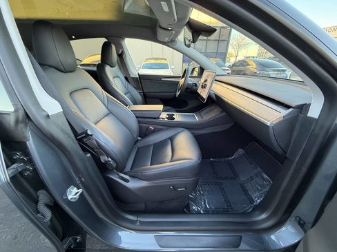 Used 2023 Tesla Model Y Long Range image 14