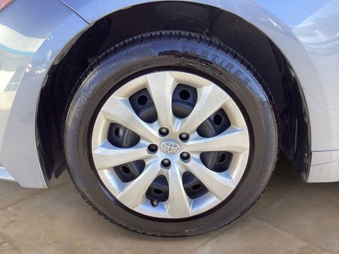 Used 2022 Toyota Corolla LE image 27