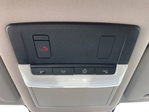 Used 2025 Nissan Rogue SV image 18