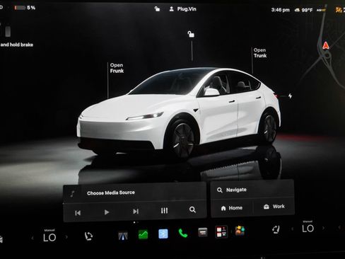 Used 2026 Tesla Model Y 2WD image 24
