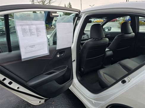 Used 2017 Honda Accord Sport Special Edition image 9