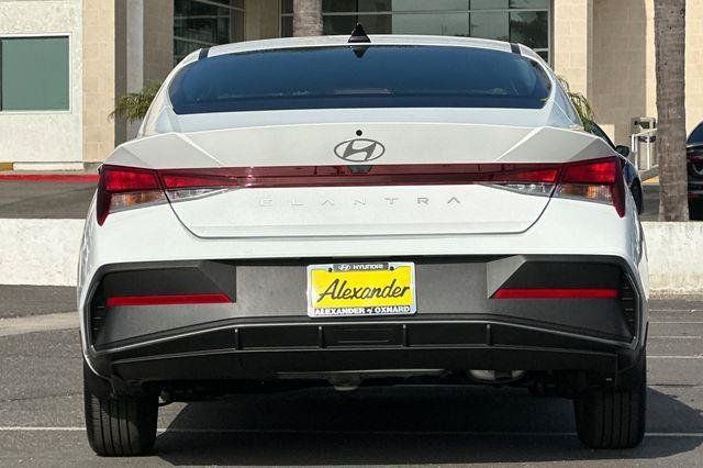 Certified 2026 Hyundai Elantra SE FWD image 5