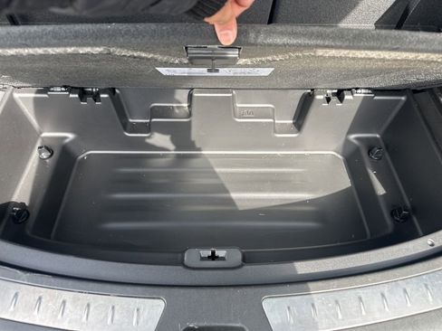 Used 2024 Buick Enclave Essence image 21