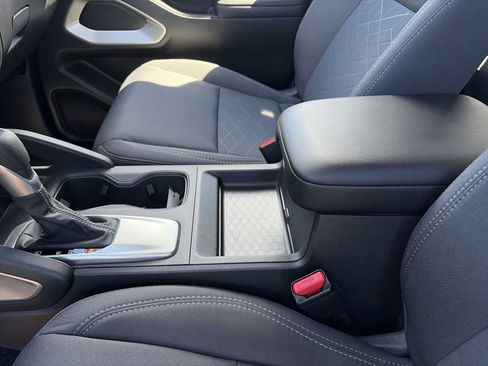 Used 2025 Nissan Frontier SV RWD image 21