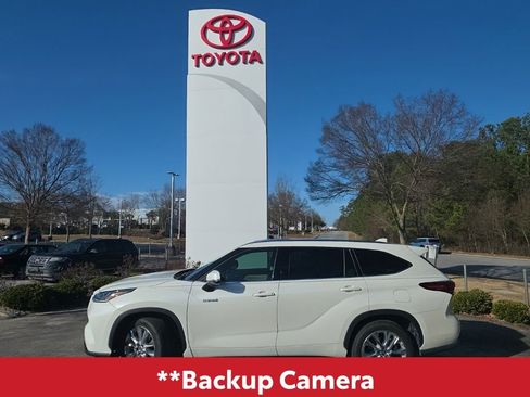 Used 2021 Toyota Highlander Limited image 4