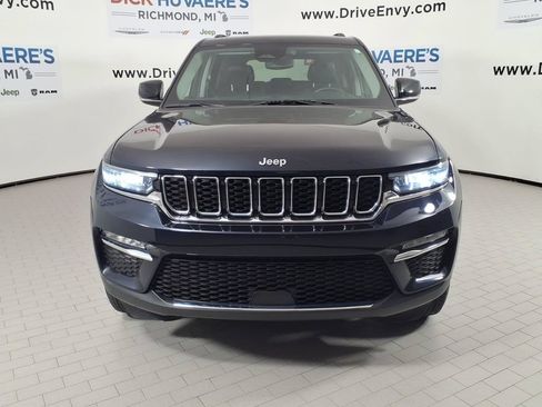 Used 2023 Jeep Grand Cherokee Limited AWD/4WD image 2