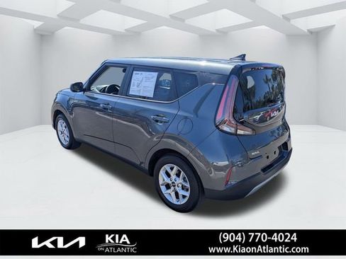 Used 2025 Kia Soul LX FWD image 5