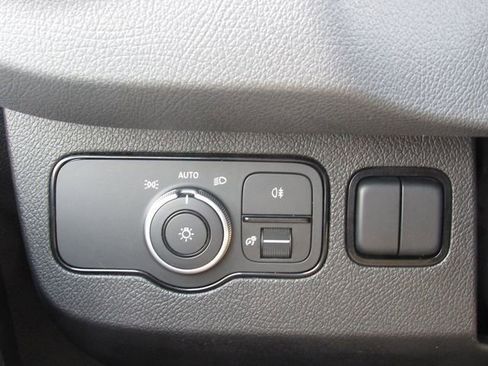 Used 2024 Mercedes-Benz Sprinter 2500 image 32