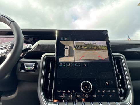 New 2026 GMC Yukon XL Elevation w/ Elevation Premium Package image 25