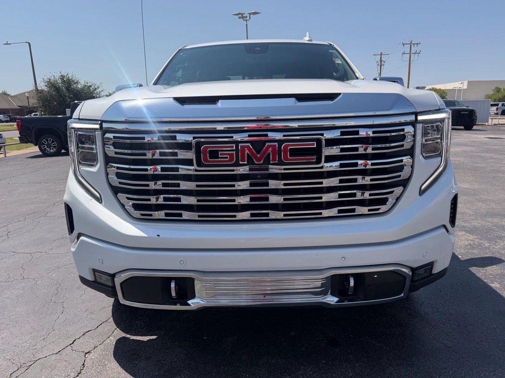 Used 2023 GMC Sierra 1500 Denali w/ Technology Package AWD/4WD image 8