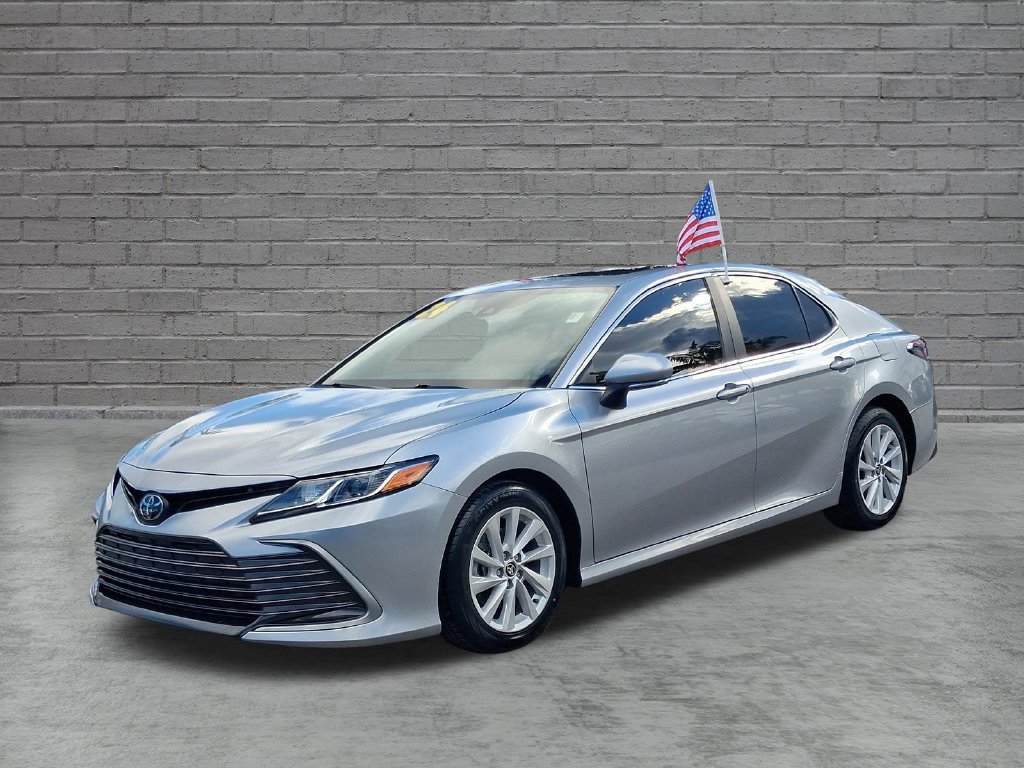 Used 2024 Toyota Camry LE w/ Convenience Package FWD image 3