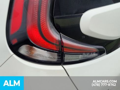 Used 2024 Kia Soul LX image 9