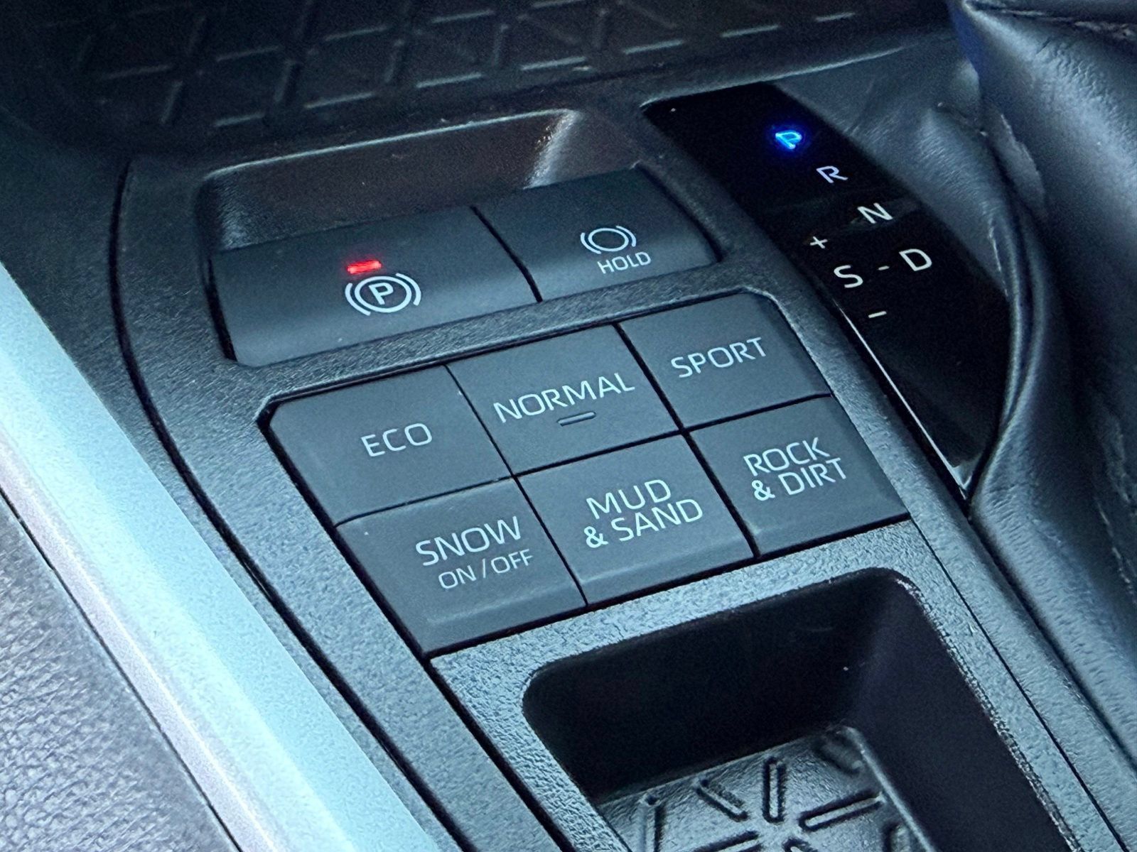 Used 2025 Toyota RAV4 XLE Premium w/ Weather Package AWD/4WD image 33