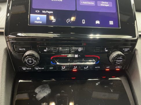 New 2025 Jeep Grand Cherokee Altitude image 14