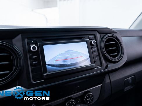 Used 2019 Toyota Tacoma SR image 33