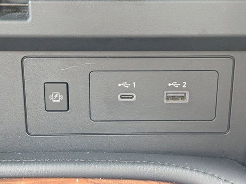 Used 2024 Nissan Armada SL w/ Captain's Chairs Package image 27