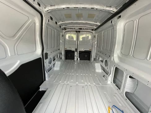 New 2025 Ford Transit 250 148 Medium Roof image 21