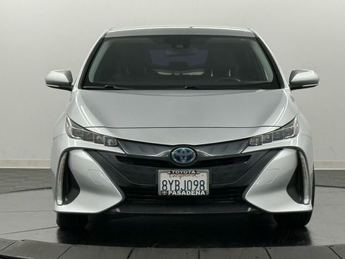 Used 2022 Toyota Prius Prime XLE image 3