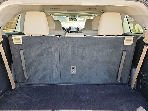 Used 2020 Toyota Highlander Limited FWD image 16