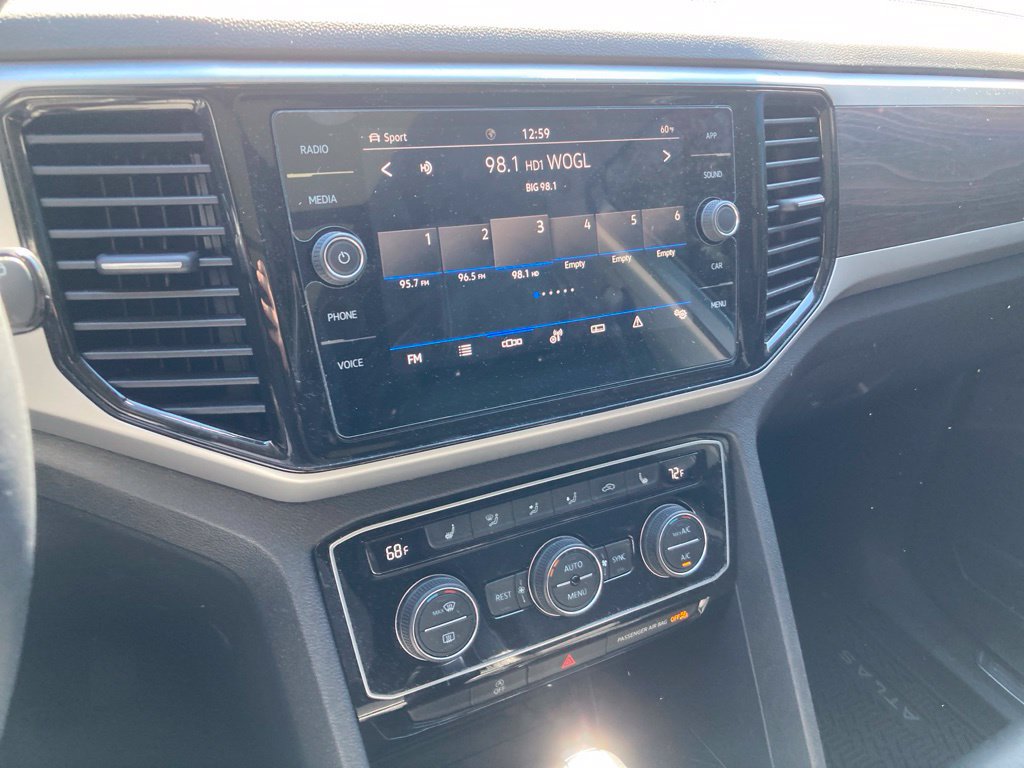 Used 2023 Volkswagen Atlas SE w/ Panoramic Sunroof Package AWD/4WD image 16