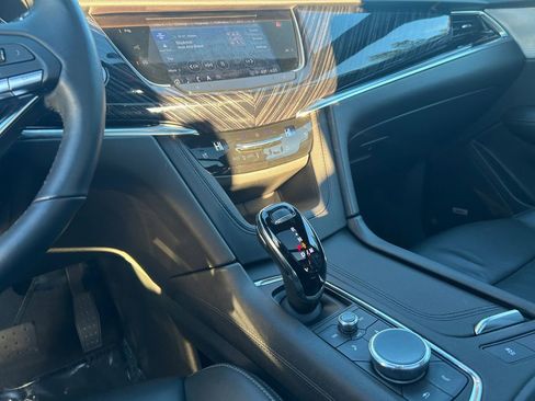 Used 2025 Cadillac XT6 Premium Luxury image 20