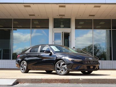 New 2025 Hyundai Elantra Limited