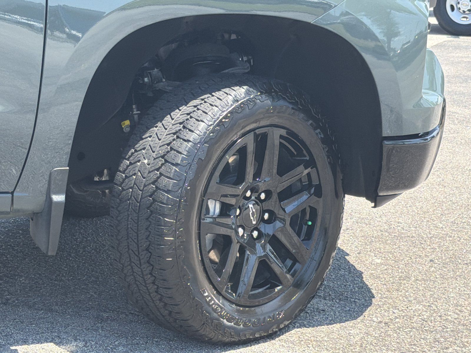 Used 2025 Chevrolet Silverado 1500 Custom Trail Boss w/ Turbomax Blackout Package AWD/4WD image 5