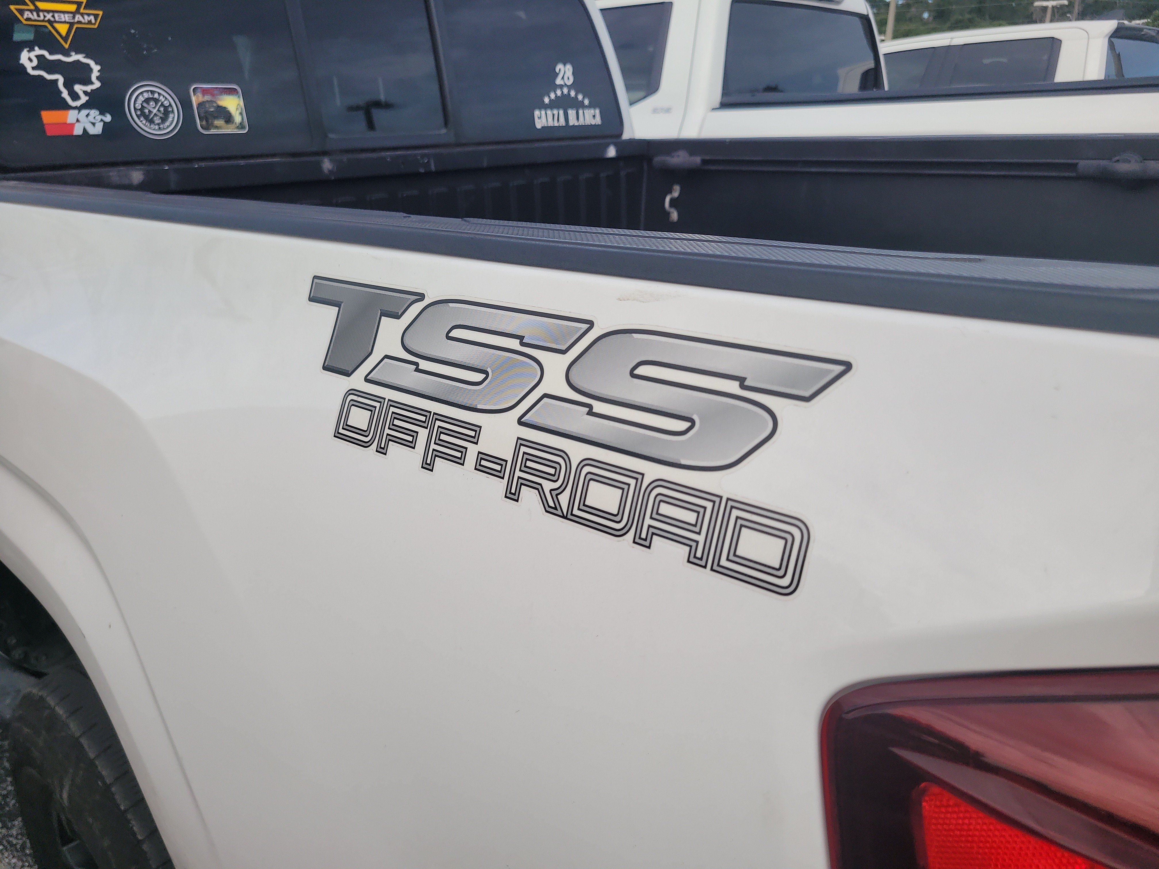 Used 2019 Toyota Tacoma SR w/ SR Convenience Package RWD image 11