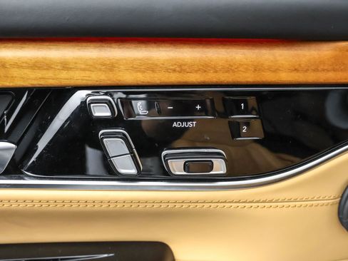 Used 2024 Jeep Grand Wagoneer Series III w/ Rear Seat Video Group 1 AWD/4WD image 7