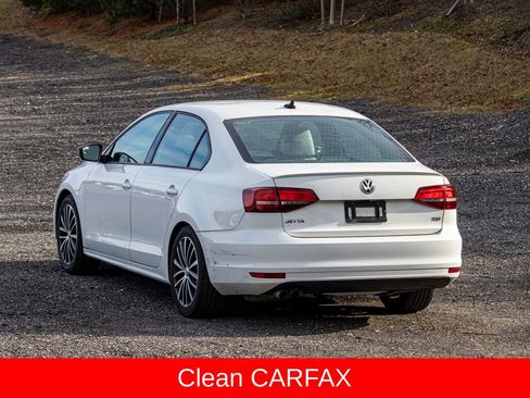 Used 2016 Volkswagen Jetta Sport image 6