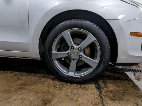 Used 2009 Hyundai Elantra w/ Premium-Sport Pkg 2 image 10