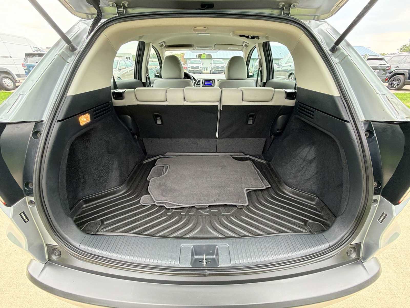 Used 2020 Honda HR-V LX image 27