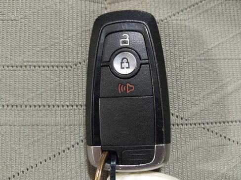 Used 2018 Ford EcoSport SE FWD image 32
