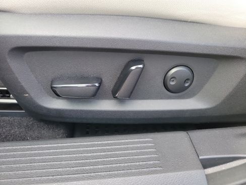 Used 2023 Nissan Rogue SV AWD/4WD image 16