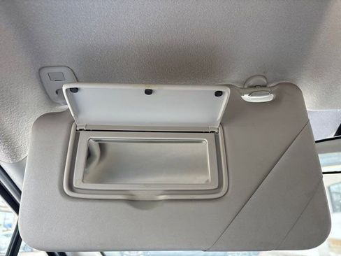 Used 2022 Nissan Versa SV FWD image 30