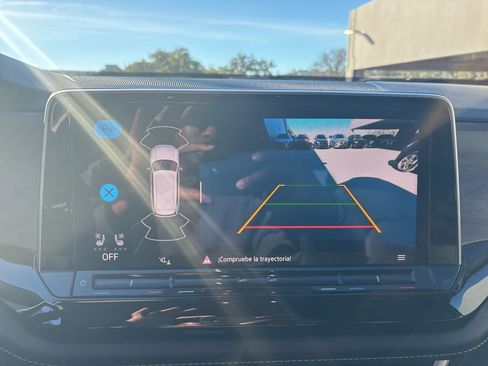 Used 2024 Volkswagen Atlas SE image 24