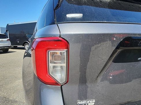 Used 2022 Ford Explorer ST-Line w/ Class IV Trailer Tow Package RWD image 10