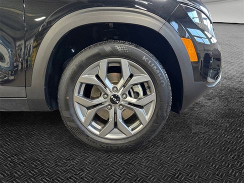Certified 2024 Kia Seltos S image 11