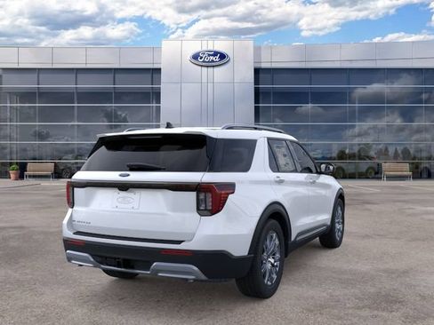 New 2026 Ford Explorer Platinum RWD image 8