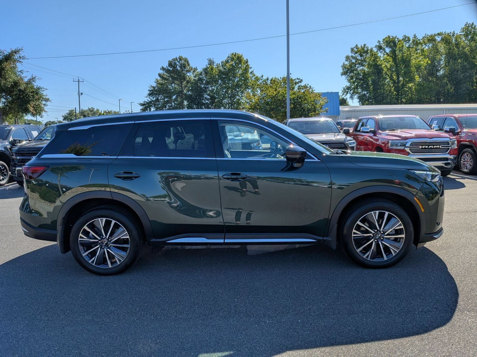 Used 2026 INFINITI QX60 Luxe w/ Cargo Package AWD/4WD image 2