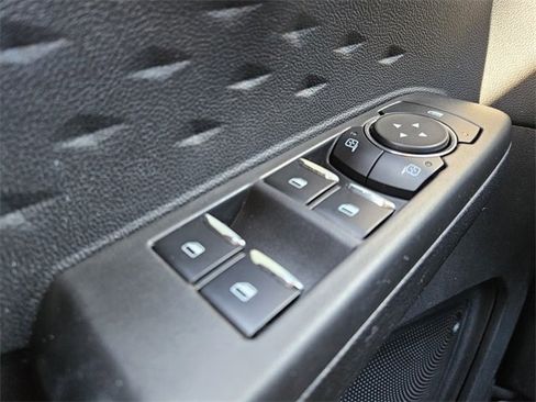 Used 2020 Ford Escape SE image 31