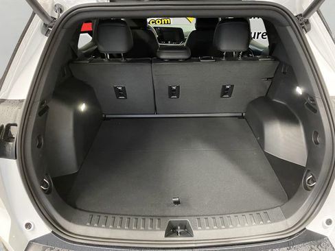 New 2026 Chevrolet Equinox LT w/ Convenience Package II image 11