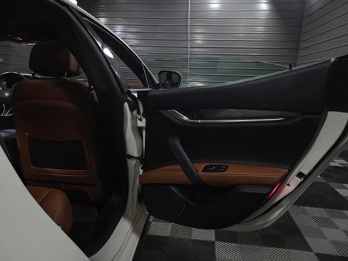 Used 2020 Maserati Ghibli S Q4 AWD/4WD image 33