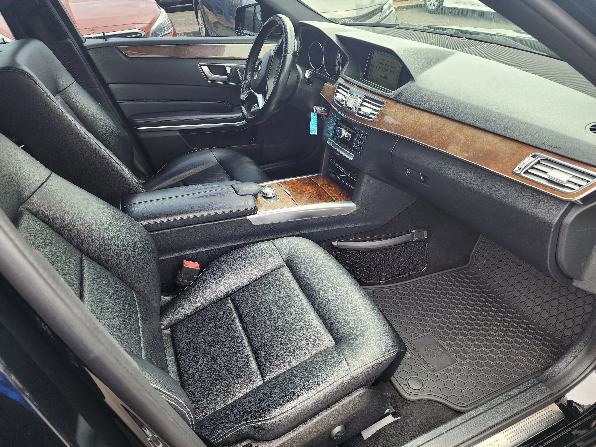 Used 2014 Mercedes-Benz E 350 4MATIC Sedan image 13