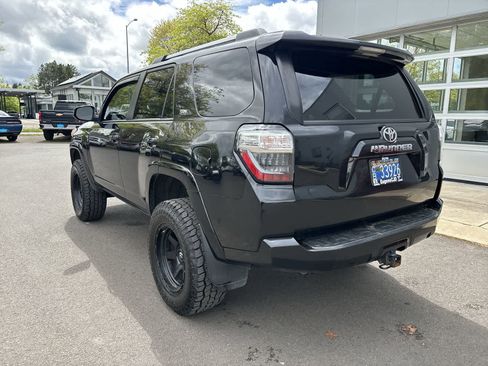 Used 2021 Toyota 4Runner SR5 AWD/4WD image 3