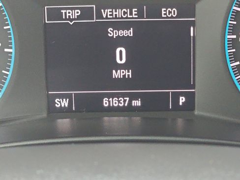 Used 2021 Chevrolet Equinox LS w/ LS Convenience Package image 2